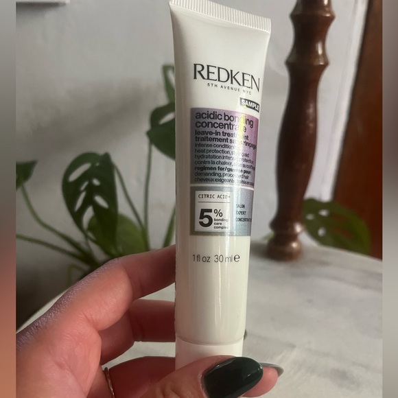 ✨$4 Redken Acidic Bonding Concentrate Leave-In Treatment mini - Picture 2 of 2